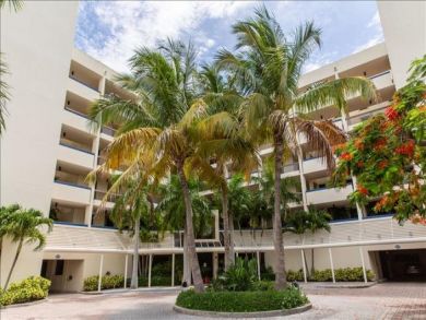 Longboat Key Vacation Condo Sleeps Four Guests.