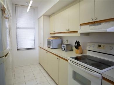 Longboat Key Vacation Condo Sleeps Four Guests.