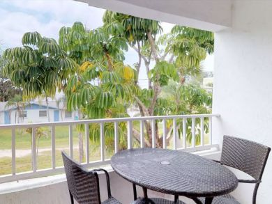 Town Home with 2 bedrooms Easy Beach Access