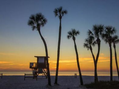 Town Home with 2 bedrooms Easy Beach Access