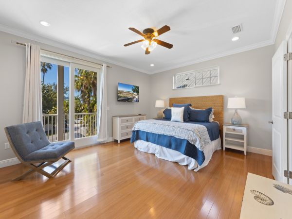 Anna Maria Luxury Six Bedroom Home Walk To Beach