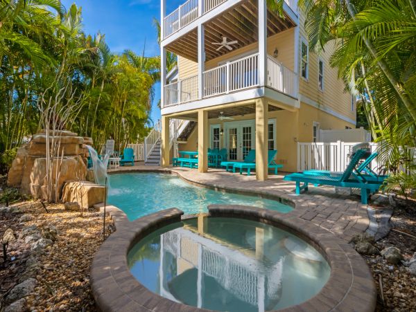 Anna Maria Luxury Six Bedroom Home Walk To Beach