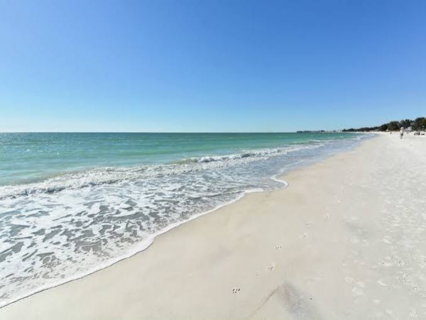 Bradenton Beach Gulf to Bay Community Stroll Onto the Beach