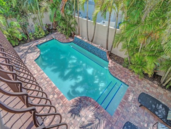 Luxury Vacation Home 6 Bedrooms Anna Maria Island Sleeps 12 Steps to Beach