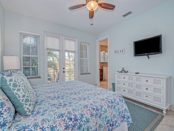 Luxury Vacation Home 6 Bedrooms Anna Maria Island Sleeps 12 Steps to Beach