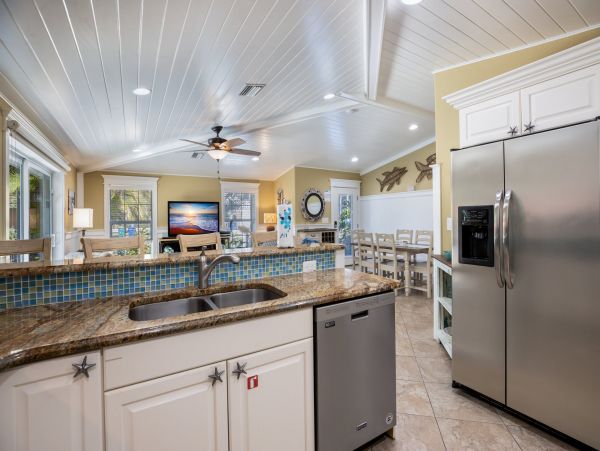 Holmes Beach Luxury Vacation Home Sleeps 10 Stroll To Beach