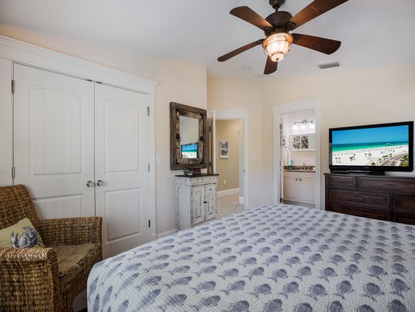 Holmes Beach Luxury Vacation Home Sleeps 10 Stroll To Beach