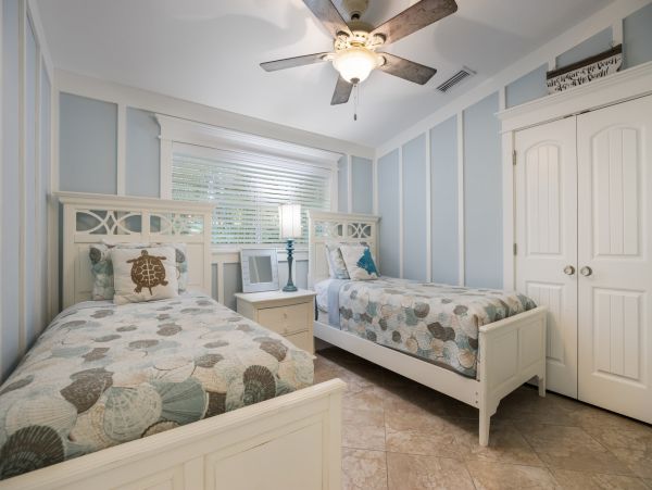 Holmes Beach Luxury Vacation Home Sleeps 10 Stroll To Beach