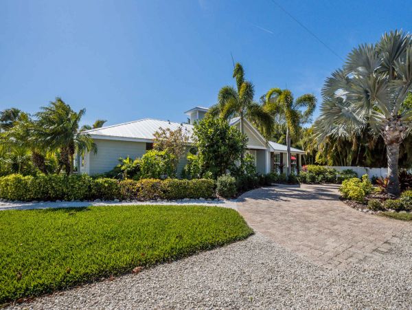 Holmes Beach Luxury Vacation Home Sleeps 10 Stroll To Beach