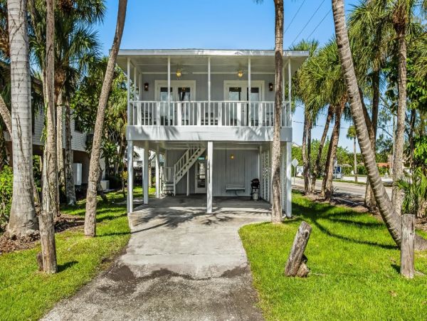 Anna Maria Island Vacation Rental Duplex - Sleeps 8