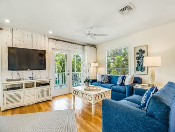 Anna Maria Island Vacation Rental Duplex - Sleeps 8