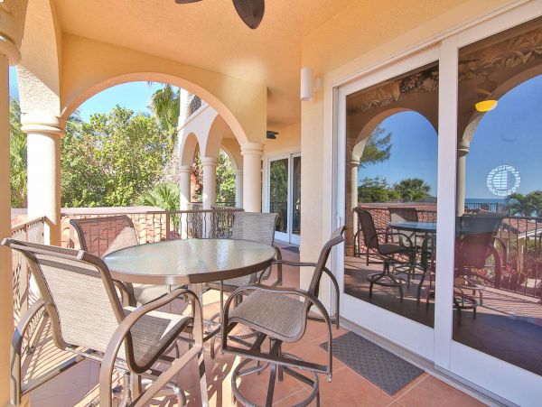 Holmes Beach Three bedroom Vacation Condo Full Gulf View