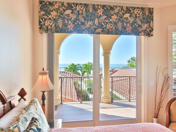 Holmes Beach Three bedroom Vacation Condo Full Gulf View
