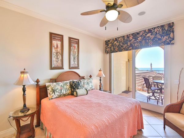 Holmes Beach Three bedroom Vacation Condo Full Gulf View