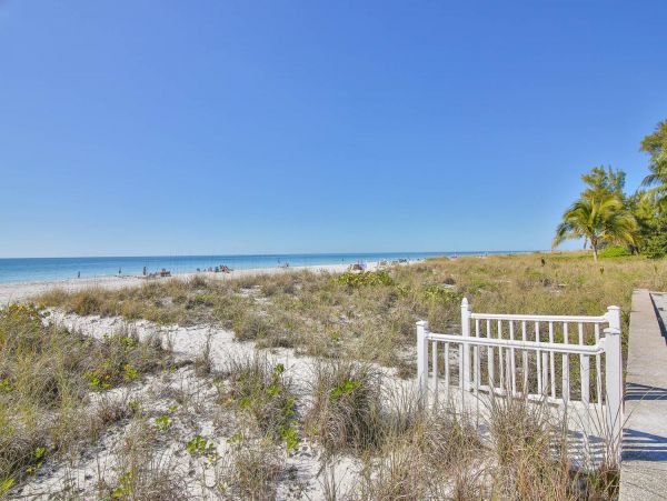 Holmes Beach Three bedroom Vacation Condo Full Gulf View