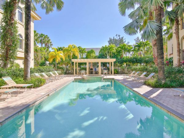 Holmes Beach Three bedroom Vacation Condo Full Gulf View