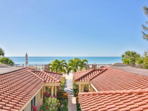 Holmes Beach Three bedroom Vacation Condo Full Gulf View
