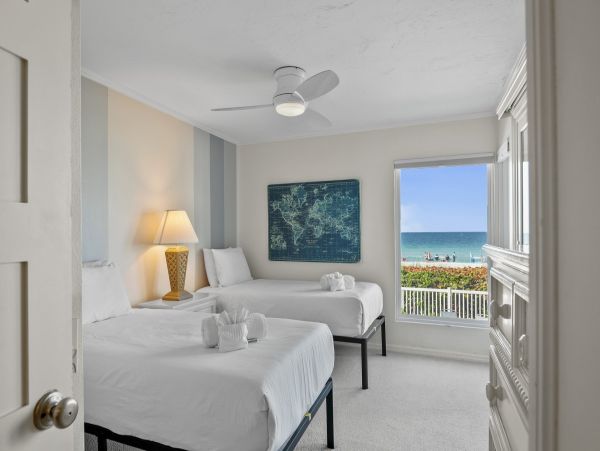 Gulf Front 2 Bedroom Rental on Beach Anna Maria island.
