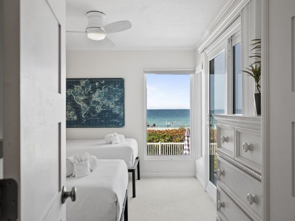 Gulf Front 2 Bedroom Rental on Beach Anna Maria island.