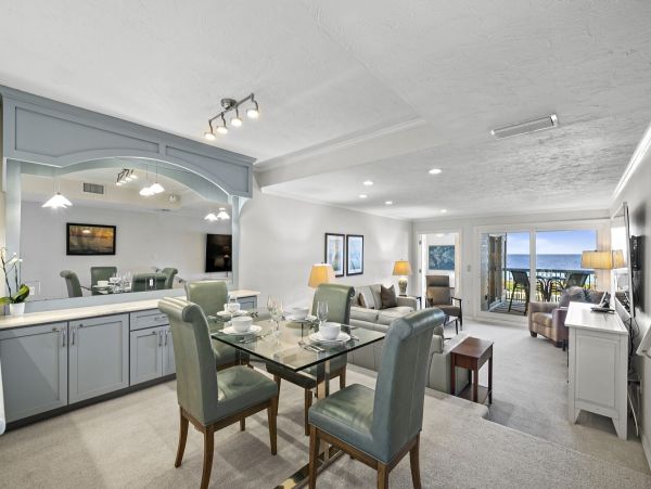 Gulf Front 2 Bedroom Rental on Beach Anna Maria island.