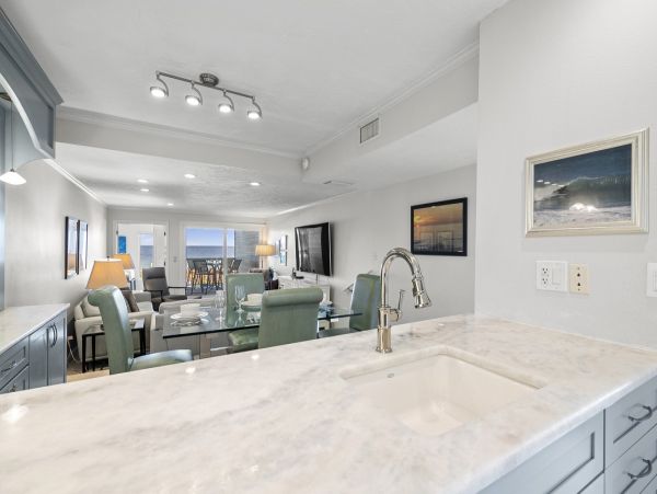 Gulf Front 2 Bedroom Rental on Beach Anna Maria island.