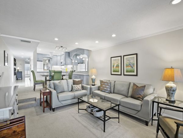 Gulf Front 2 Bedroom Rental on Beach Anna Maria island.
