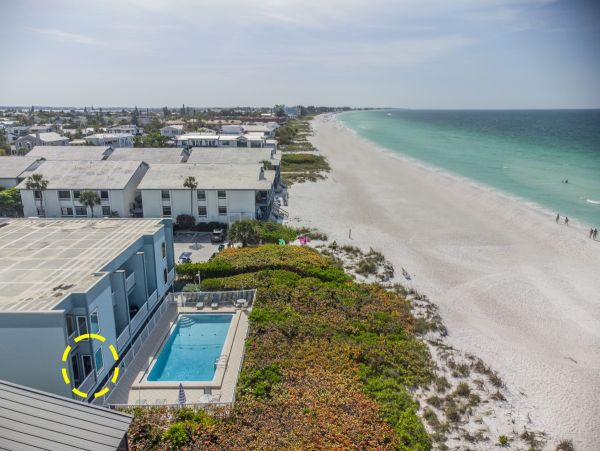 Gulf Front 2 Bedroom Rental on Beach Anna Maria island.