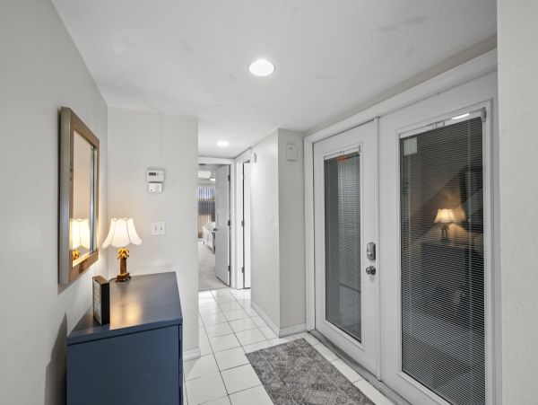 Gulf Front 2 Bedroom Rental on Beach Anna Maria island.