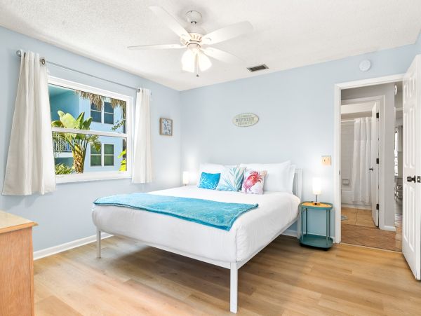 Anna Maria Island Vacation Rentals - Florida Beachfront Condo with Pool
