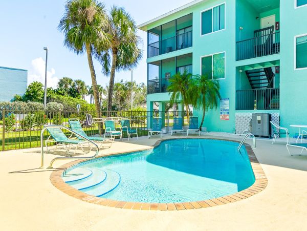 Anna Maria Island Vacation Rentals - Florida Beachfront Condo with Pool