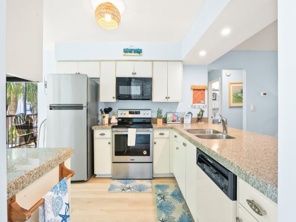 Anna Maria Island Vacation Rentals - Florida Beachfront Condo with Pool