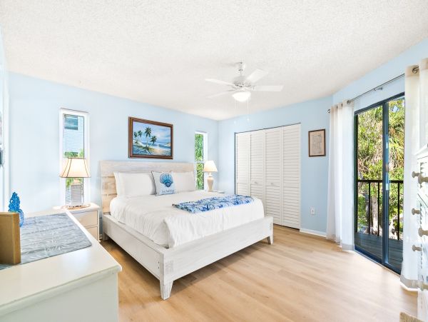 Anna Maria Island Vacation Rentals - Florida Beachfront Condo with Pool