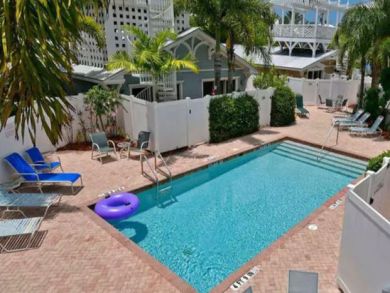 Anna Maria 2 Bedroom Vacation Rental Condo Pool Sleeps 6