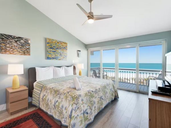 2 Bedroom Holmes Beach Condo Full Gulf Views Sleeps 4