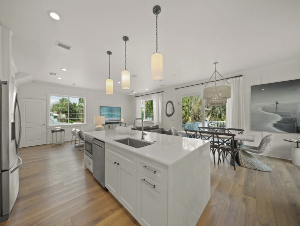 Anna Maria Luxury Vacation Home 5 houses to beach