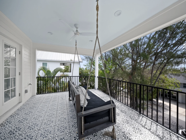 Anna Maria Luxury Vacation Home 5 houses to beach