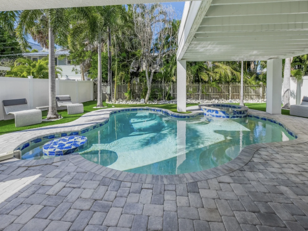 Anna Maria Luxury Vacation Home 5 houses to beach