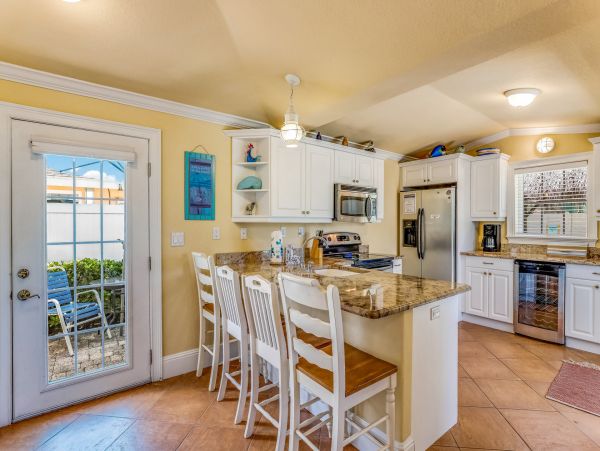 Anna Maria Beach Charm Rental Steps to the Beach