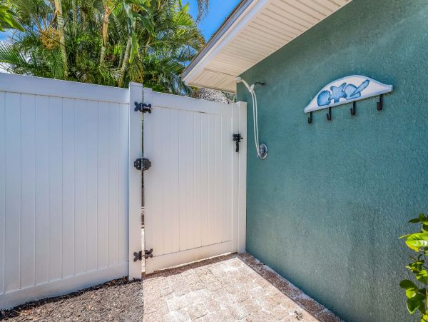 Anna Maria Beach Charm Rental Steps to the Beach