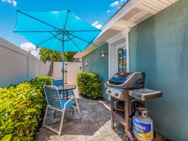 Anna Maria Beach Charm Rental Steps to the Beach