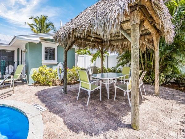 Anna Maria Beach Charm Rental Steps to the Beach