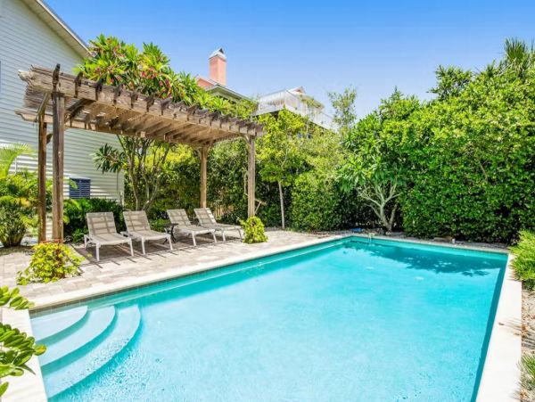 Anna Maria 3 Bedroom Vacation Rental with Pool Peeks of Gulf