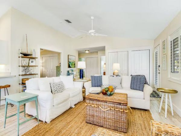 Anna Maria 3 Bedroom Vacation Rental with Pool Peeks of Gulf