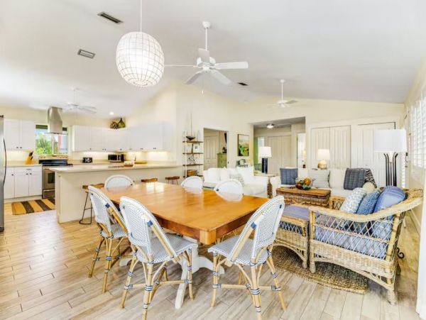 Anna Maria 3 Bedroom Vacation Rental with Pool Peeks of Gulf