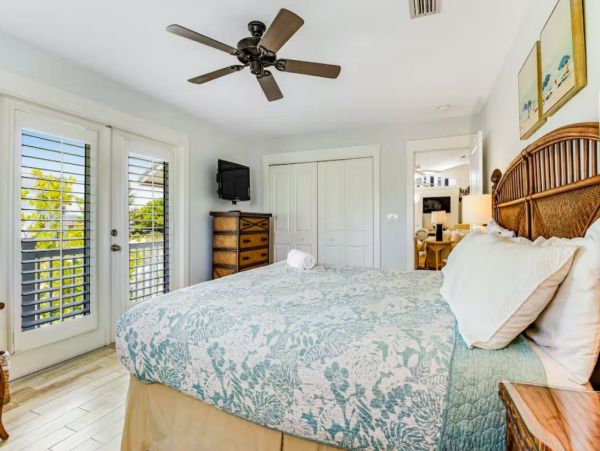 Anna Maria 3 Bedroom Vacation Rental with Pool Peeks of Gulf