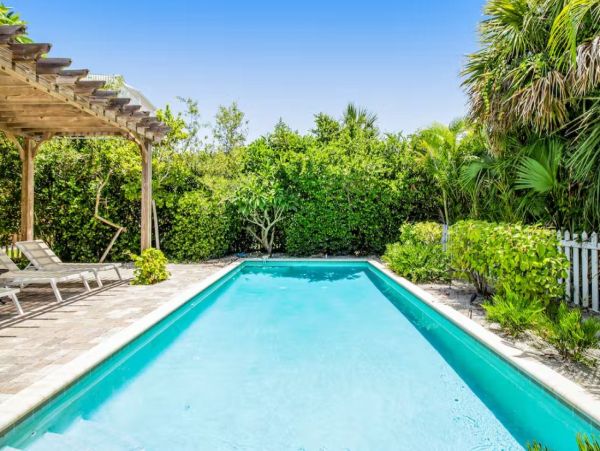 Anna Maria 3 Bedroom Vacation Rental with Pool Peeks of Gulf