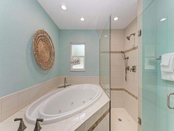 Three Bedroom Holmes Beach Townhome Close To The Beach