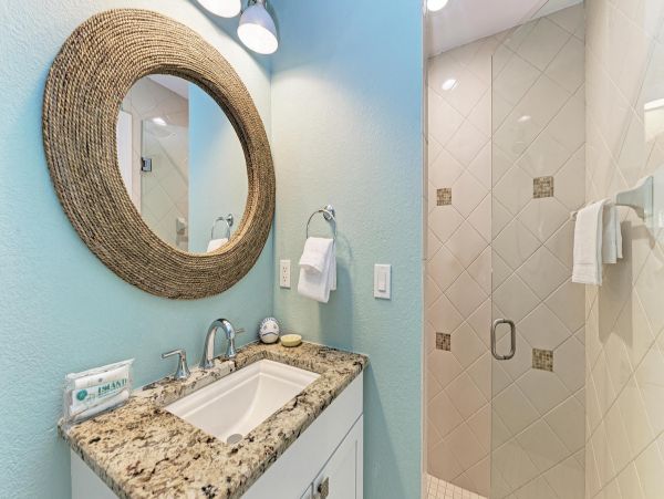 Three Bedroom Holmes Beach Townhome Close To The Beach