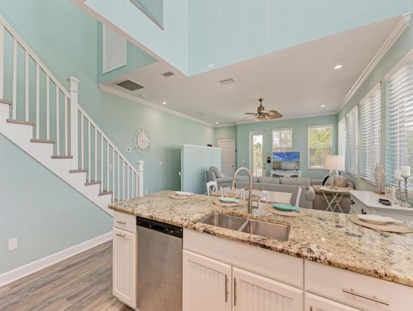 Three Bedroom Holmes Beach Townhome Close To The Beach