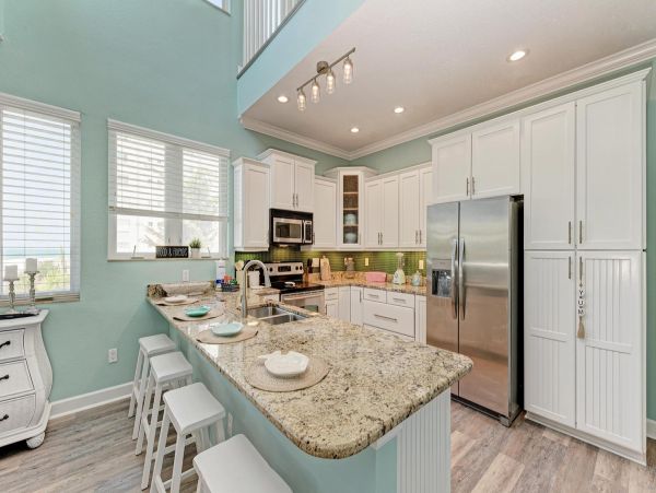 Three Bedroom Holmes Beach Townhome Close To The Beach
